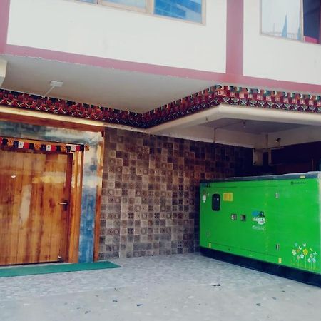 Hotel Diliphu Bomdila Екстер'єр фото