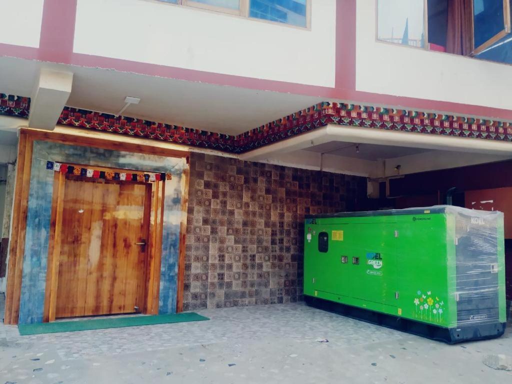 Hotel Diliphu Bomdila Екстер'єр фото