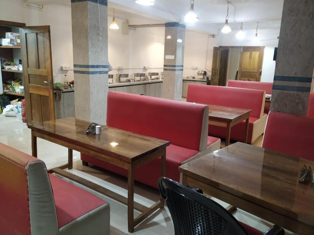 Hotel Diliphu Bomdila Екстер'єр фото